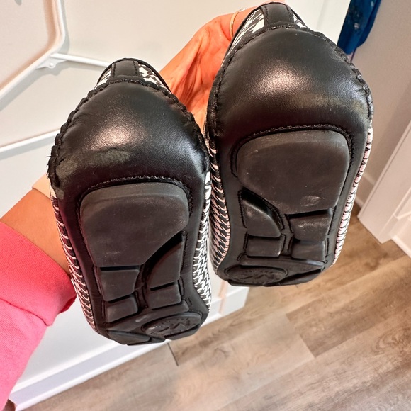 EUC Michael Kors Black and White Houndstooth Loafers 9.5 Holiday Business Casual - Picture 11 of 11